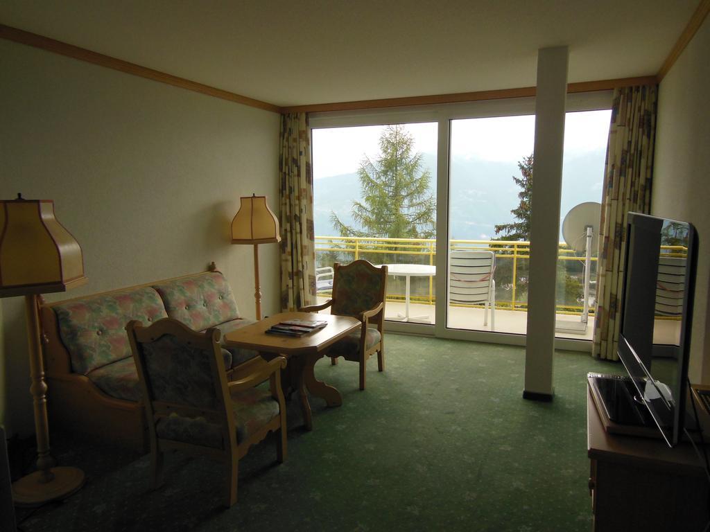 Grand Hôtel du Parc Crans-Montana Chambre photo